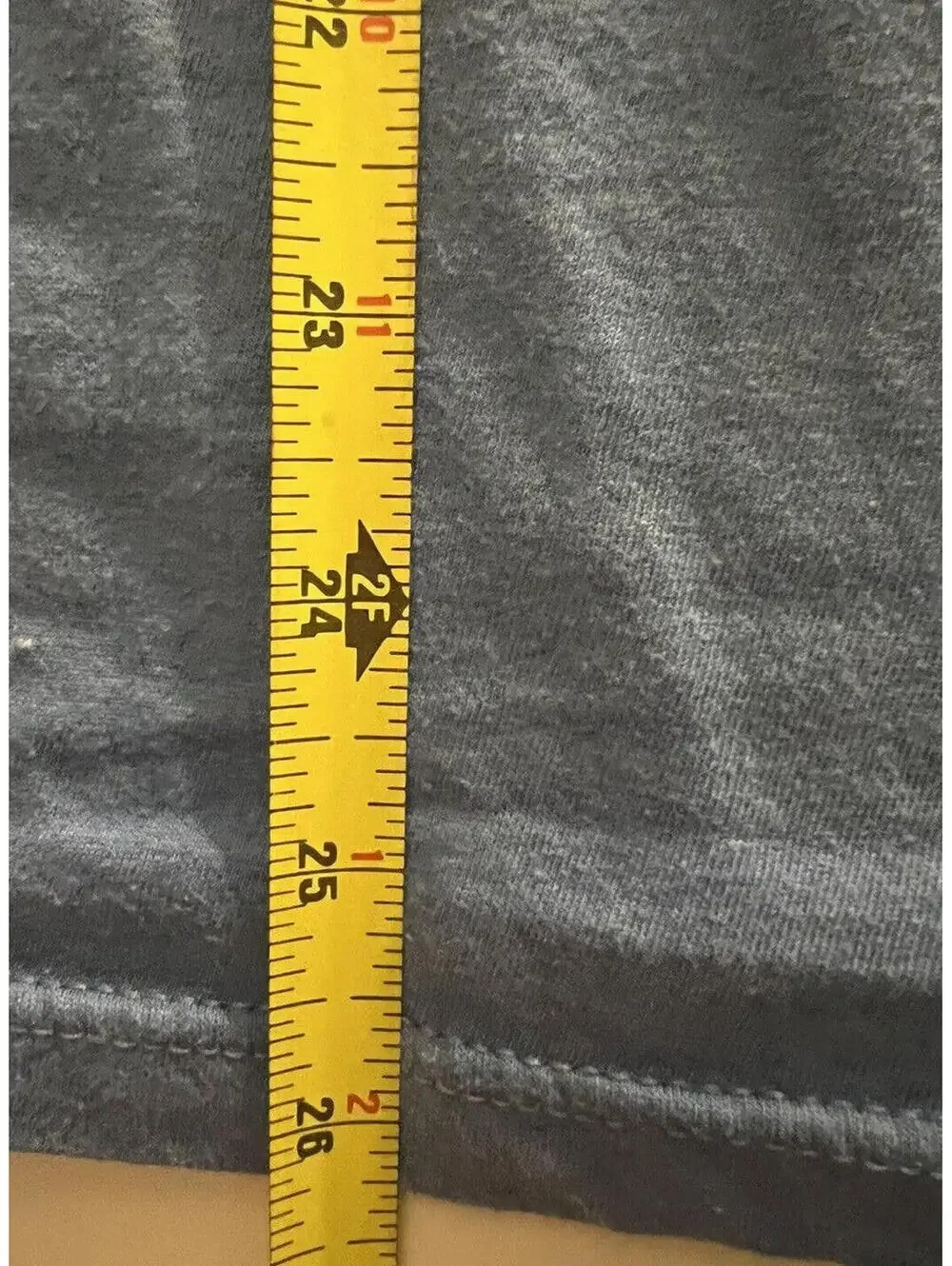Levi's Built Strong Size Medium Graphic Tee